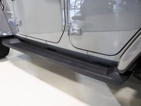 Used 2022 Jeep Wrangler Unlimited Sahara w/ Cold Weather Group image 88