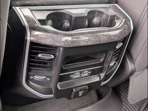 Used 2022 RAM 1500 Big Horn AWD/4WD image 19