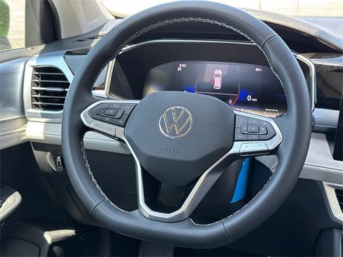 New 2025 Volkswagen Taos SE image 28