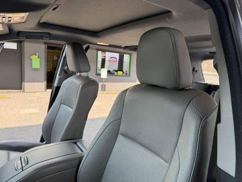 Used 2018 Toyota Highlander Limited image 9