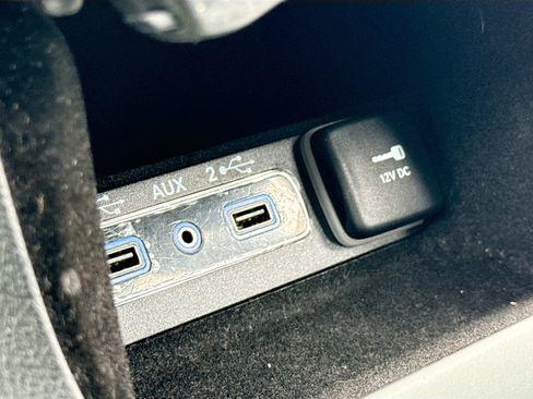 Used 2018 Jeep Grand Cherokee Altitude image 12