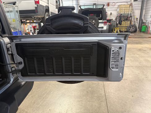 Used 2020 Jeep Wrangler Unlimited Sport AWD/4WD image 16