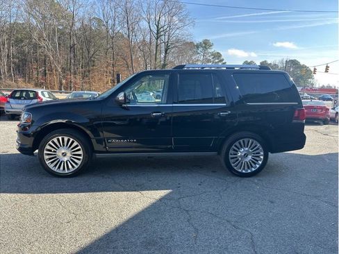 Used 2016 Lincoln Navigator Reserve image 4