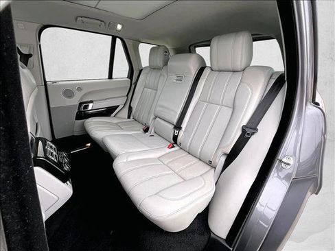 Used 2017 Land Rover Range Rover HSE image 28