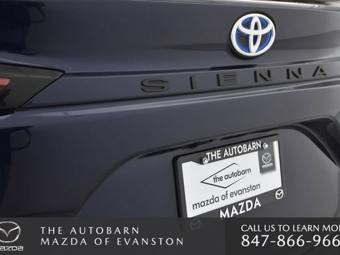 Used 2024 Toyota Sienna XSE AWD/4WD image 43
