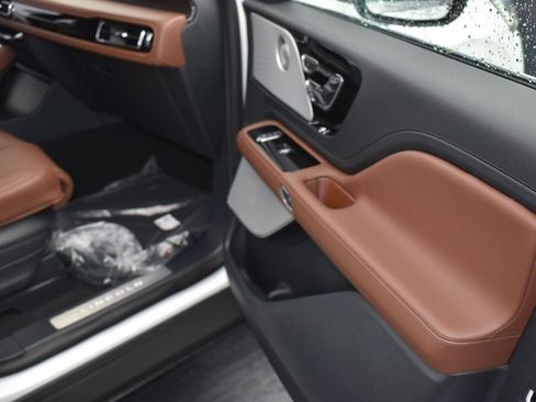 New 2025 Lincoln Aviator Reserve w/ Equipment Group 201A image 17