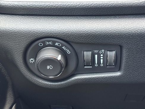 New 2026 Chrysler Pacifica Select image 26