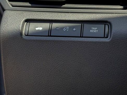 Used 2025 Nissan Altima 2.5 SV FWD image 23