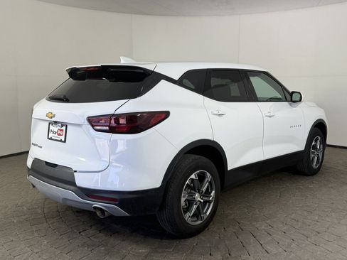 Used 2025 Chevrolet Blazer LT AWD/4WD image 9