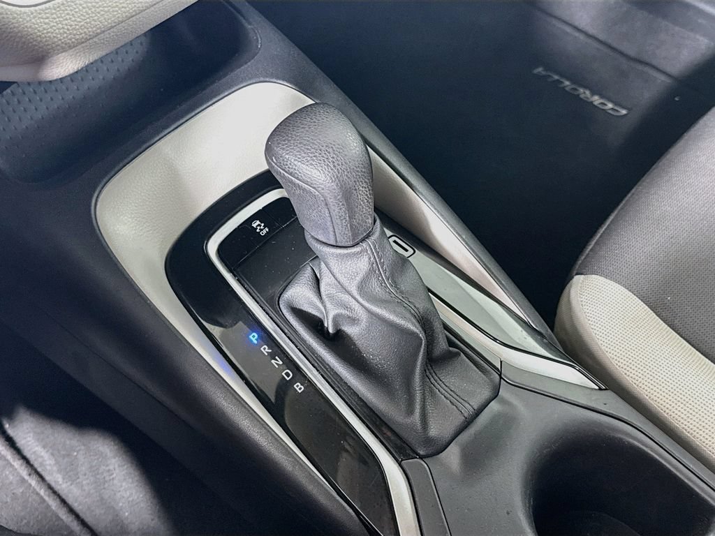 Used 2025 Toyota Corolla LE FWD image 17