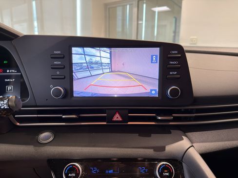 Used 2023 Hyundai Elantra SEL image 11