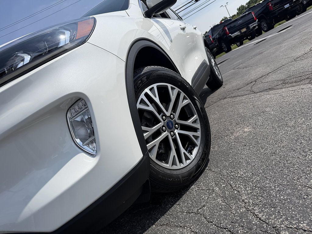 Certified 2022 Ford Escape SEL AWD/4WD image 3
