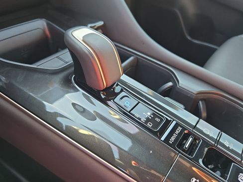 Used 2025 Toyota Crown Nightshade image 25