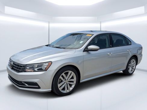 Used 2019 Volkswagen Passat 2.0T Wolfsburg FWD image 7