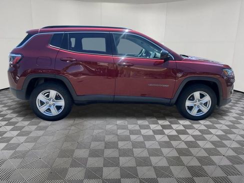 Used 2022 Jeep Compass Latitude AWD/4WD image 8