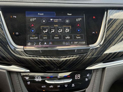Used 2024 Cadillac XT6 Premium Luxury FWD image 11