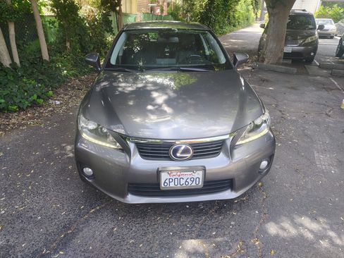 Used 2012 Lexus CT 200h Premium w/ Leather Pkg FWD image 3