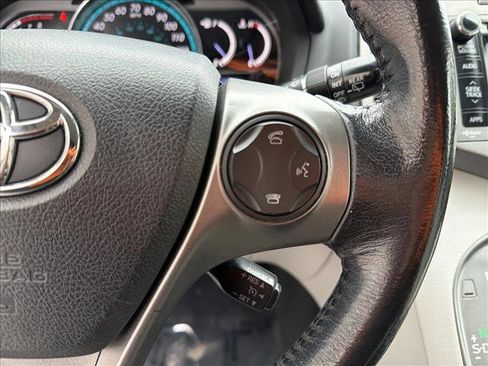 Used 2014 Toyota Venza XLE image 16