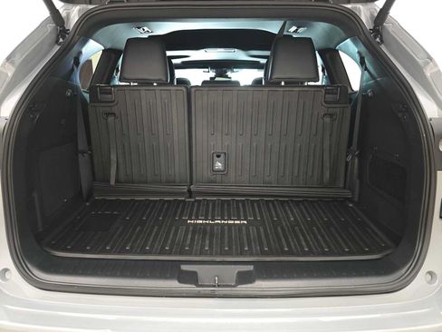 Certified 2025 Toyota Highlander XSE AWD/4WD image 31
