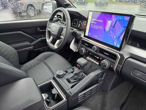 Certified 2025 Toyota 4Runner TRD Off-Road Premium image 10