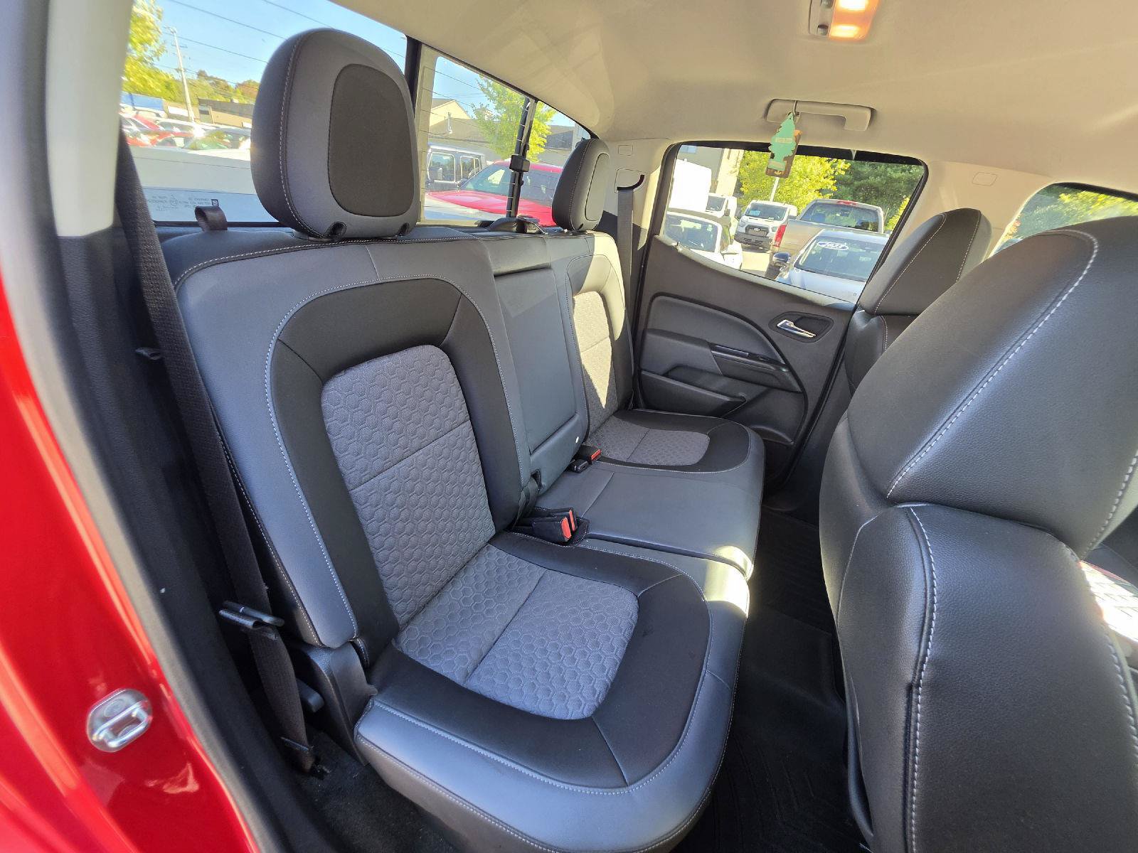 Used 2016 Chevrolet Colorado Z71 AWD/4WD image 21