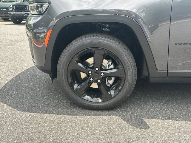 New 2026 Jeep Grand Cherokee Limited w/ Limited Altitude Package AWD/4WD image 11