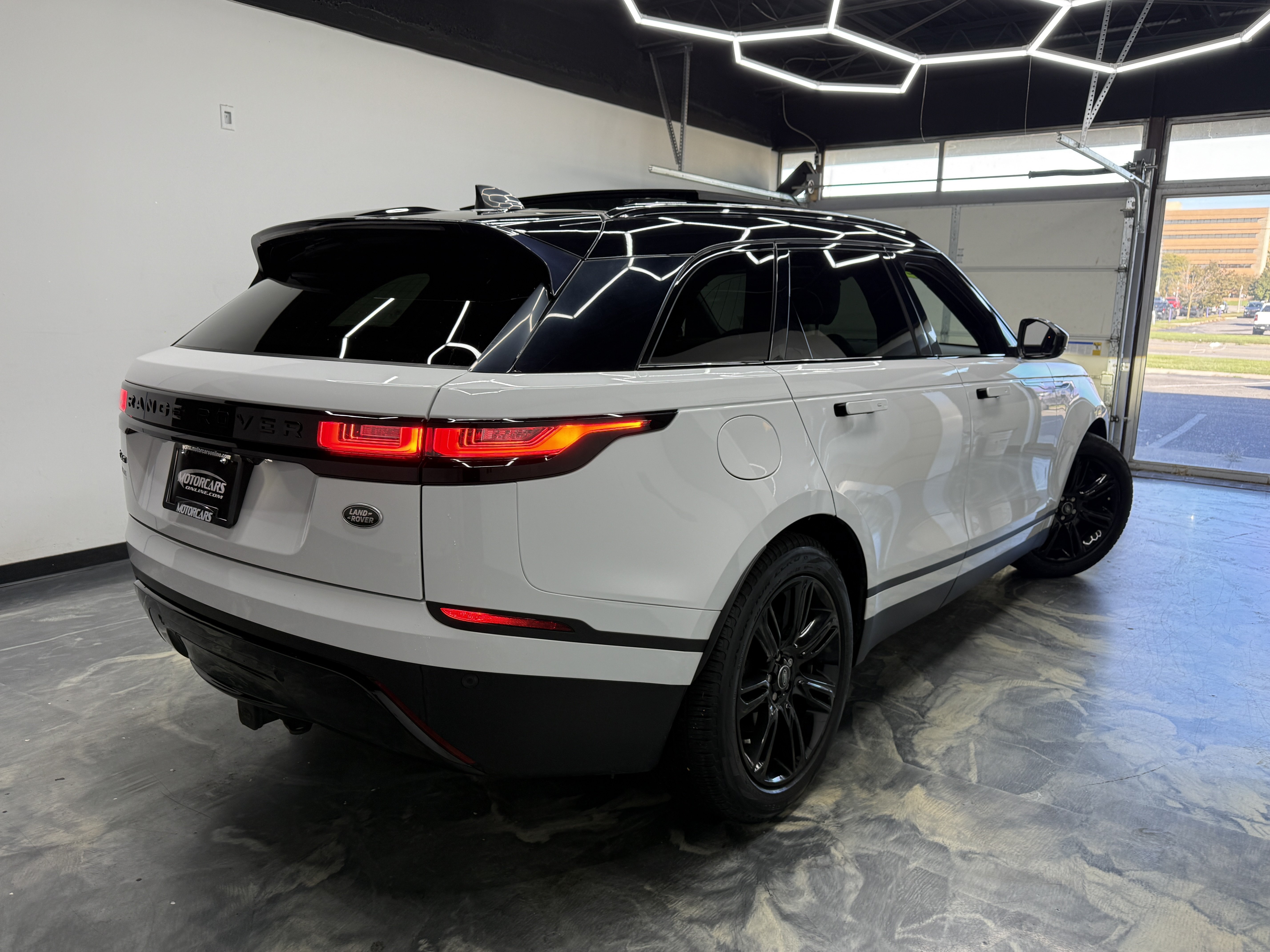 Used 2022 Land Rover Range Rover Velar S AWD/4WD image 5