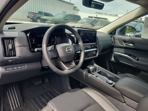New 2026 Nissan Pathfinder SL AWD/4WD image 16