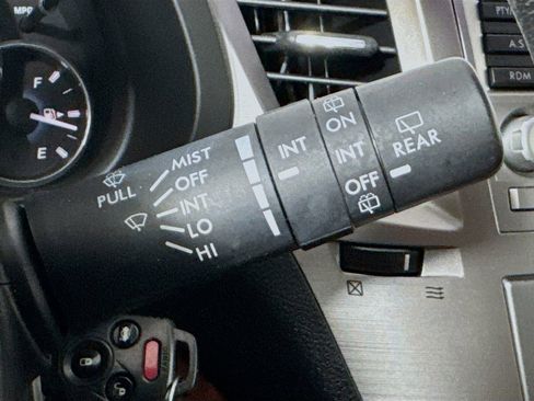 Used 2011 Subaru Outback 2.5i Limited image 13