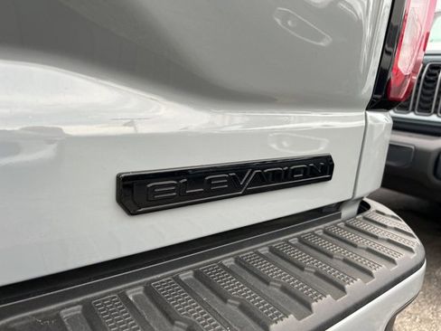 Used 2024 GMC Sierra 1500 Elevation image 7