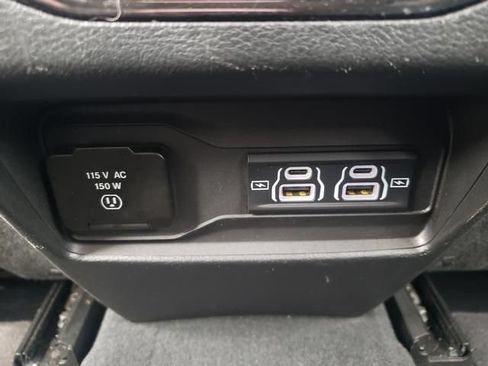 Used 2023 Jeep Grand Cherokee Altitude AWD/4WD image 14