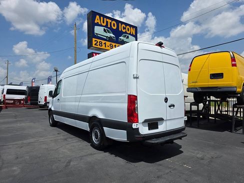 Used 2021 Mercedes-Benz Sprinter 2500 image 26