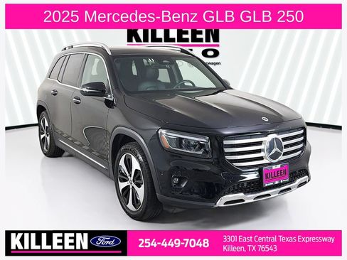 Used 2025 Mercedes-Benz GLB 250 w/ Exclusive Package image 1