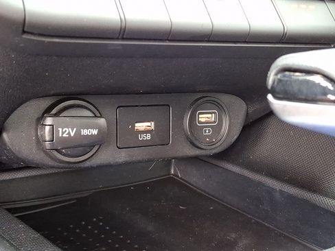 Used 2023 Hyundai Elantra SEL w/ Convenience Package FWD image 18