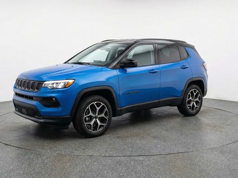 Used 2025 Jeep Compass Limited AWD/4WD image 3