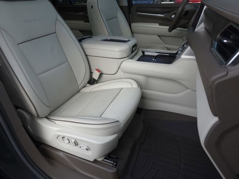 Used 2022 GMC Yukon Denali w/ Denali Ultimate Package image 49