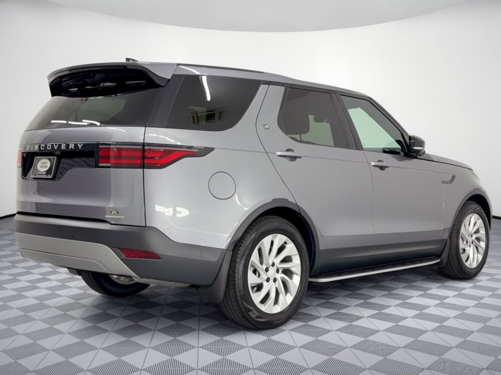 Certified 2026 Land Rover Discovery S AWD/4WD image 9