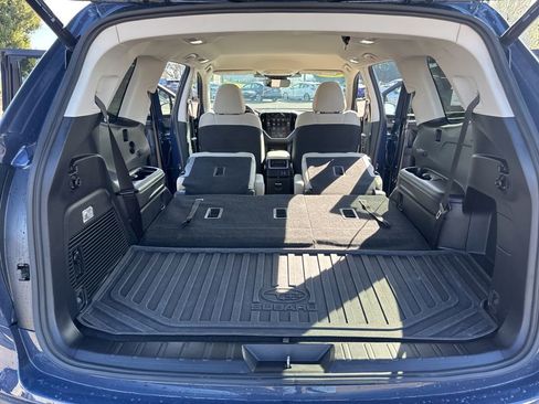Used 2023 Subaru Ascent Premium w/ Convenience Package image 19