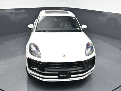 Certified 2025 Porsche Macan AWD/4WD image 20