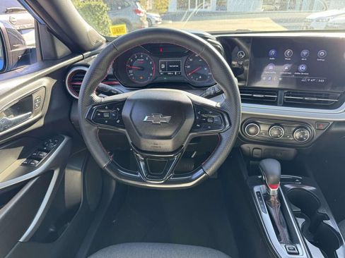 Used 2024 Chevrolet Trax RS w/ Driver Confidence Package FWD image 14