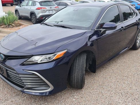 Used 2022 Toyota Camry LE FWD image 7