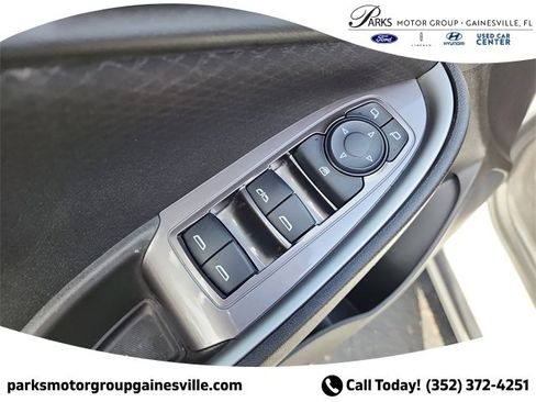 Used 2024 Chevrolet Malibu LT image 14