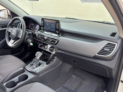 Used 2023 Kia Seltos LX AWD/4WD image 13