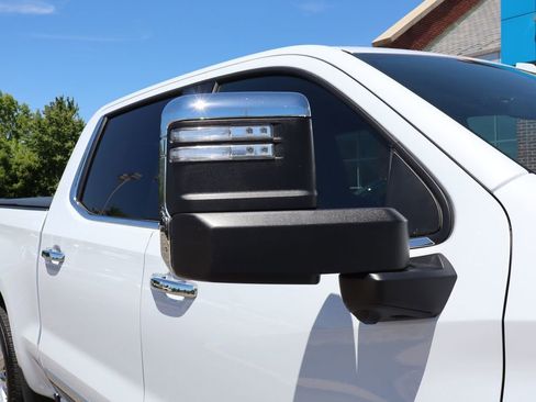 Used 2026 Chevrolet Silverado 1500 High Country w/ High Country Premium Package AWD/4WD image 2