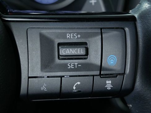 Used 2021 Nissan Rogue SV w/ Premium Package image 26