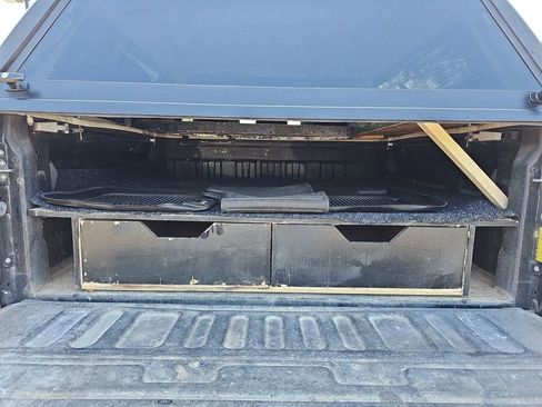 Used 2019 Toyota Tundra SR5 AWD/4WD image 17
