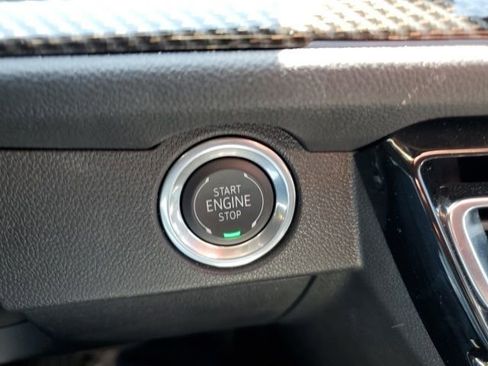 Used 2025 Chevrolet Traverse High Country FWD image 28