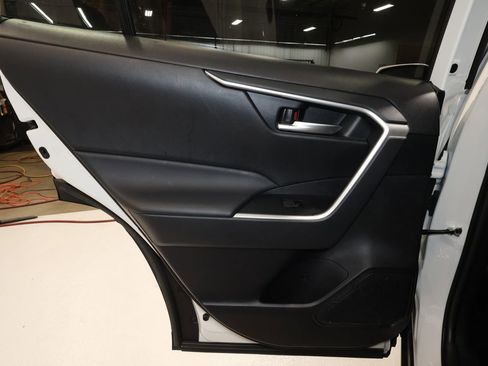 Used 2025 Toyota RAV4 XLE image 20