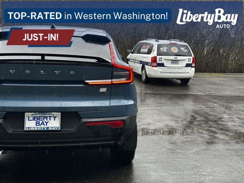 Used 2023 Volvo C40 P8 Recharge Ultimate w/ Protection Package Premier image 6