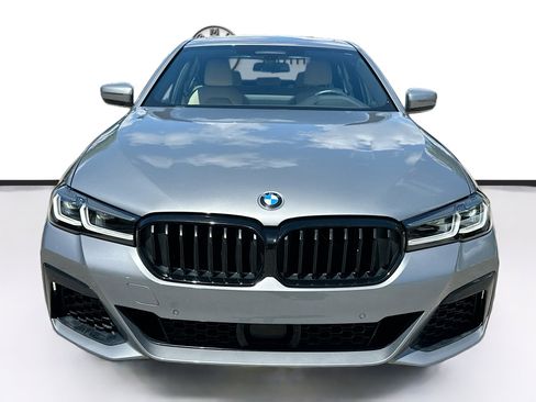Used 2023 BMW 540i w/ Executive Package image 2